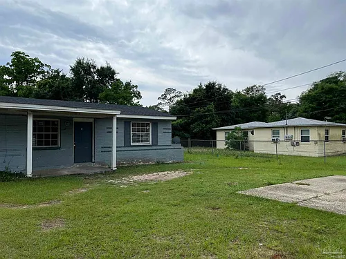 4 Ellis Dr #B Photo 1