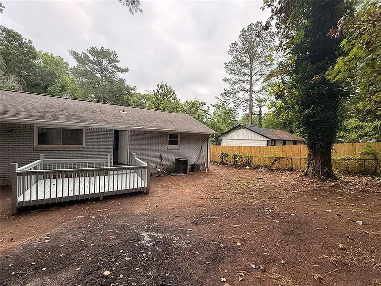 657 Robert E Lee Pkwy — Photo 26