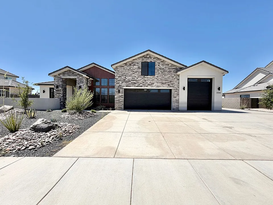 3134 E Blue Heron Dr