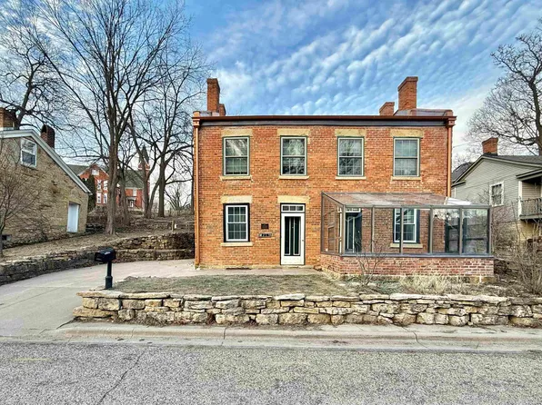213 Clowney St, Mineral Point, WI 53565