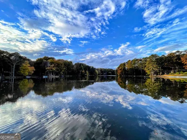 696 Kenilworth Cir, Stone Mountain, GA 30083