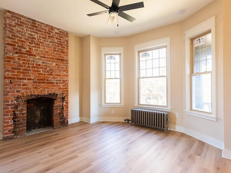4535 Commonwealth St #101 — Photo 2