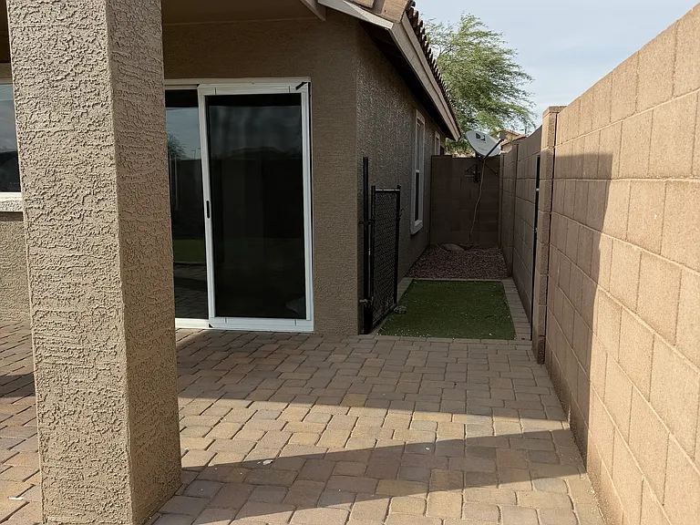 23035 W Mohave St — Photo 8