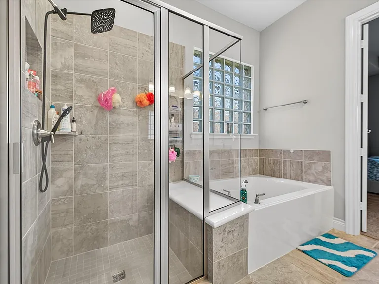 4947 Thunder Creek Ln — Photo 32
