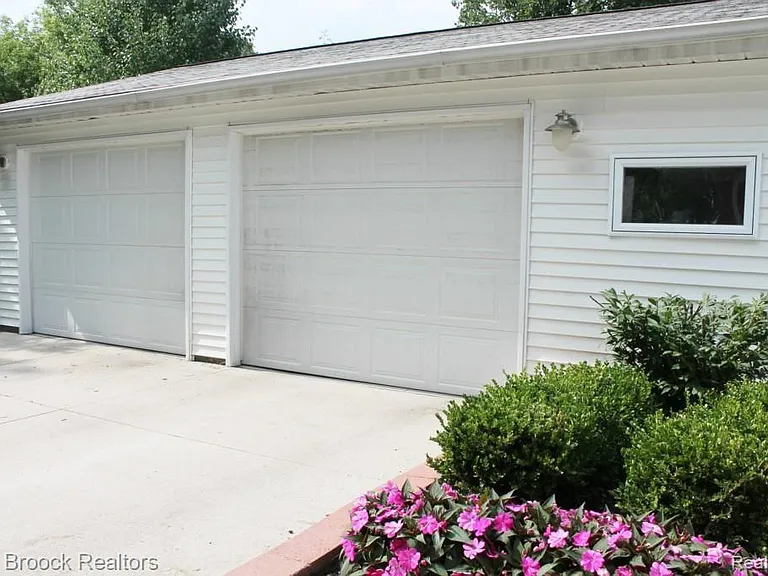 4024 W Webster Rd — Photo 30