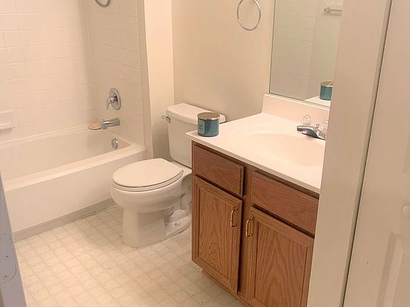 5th image of 11020 Folksie Ct APT 303