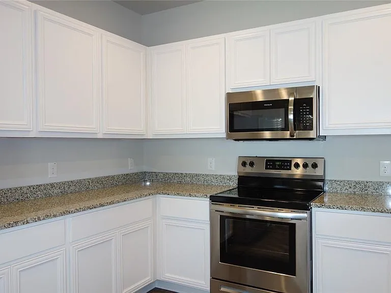 632 Independence Ave — Photo 6