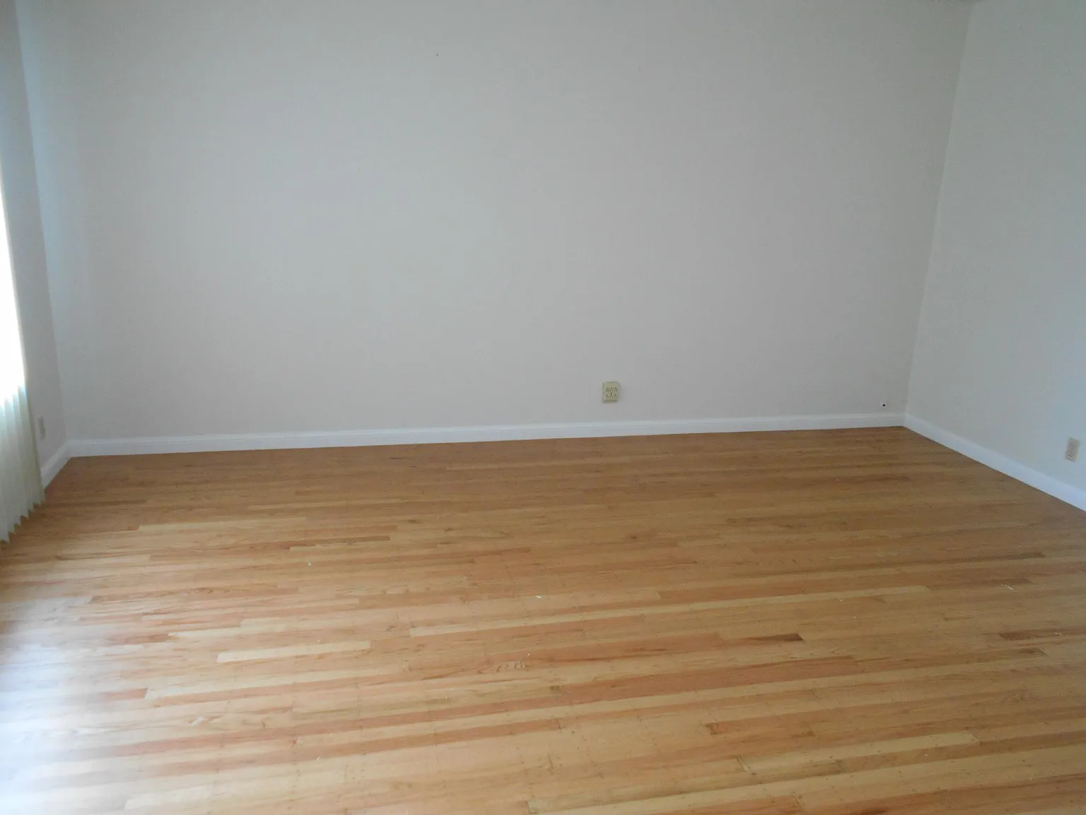 2 bed, 945 sqft, $2,850 — Photo 4