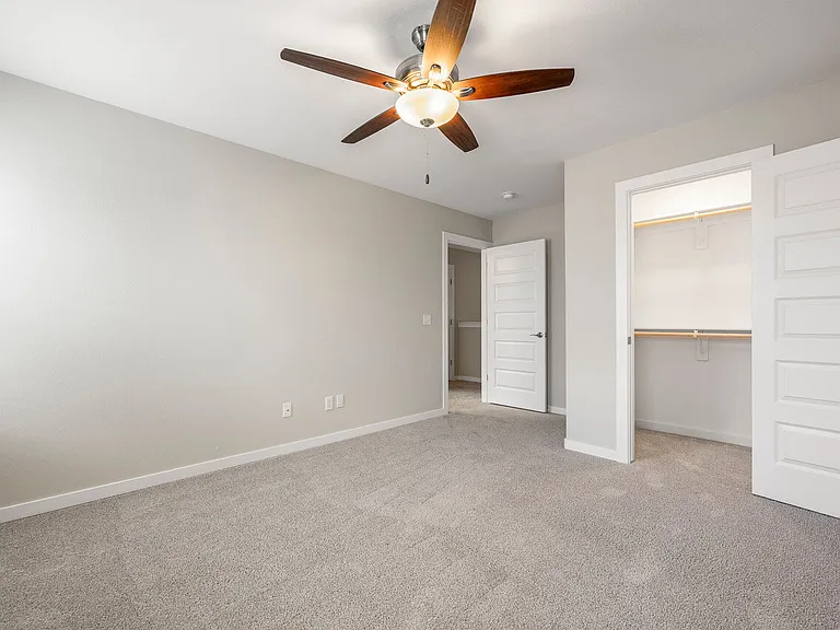 2369 E Amherst Aly — Photo 19
