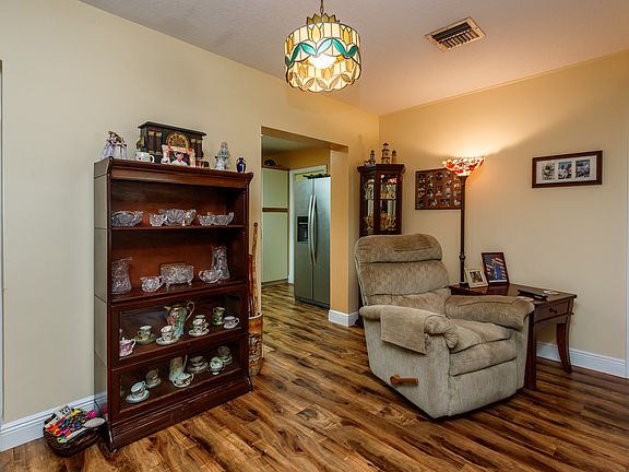 5th image of 225 Virginia Dr