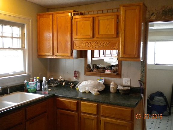 4th image of 1148 E Church St