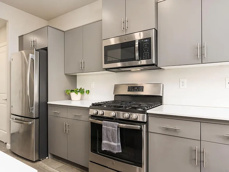 731 N Burgan Ave — Photo 8