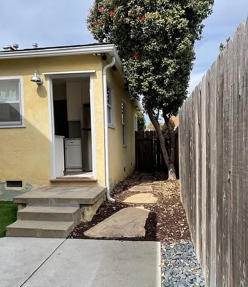 861 Law St — Photo 14