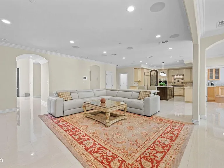 3263 New York Dr — Photo 5