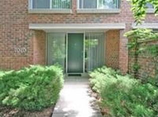 7070 Arbor Ln, Northfield, IL 60093