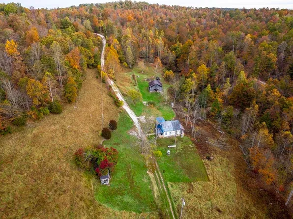507 Meadowbrook Ln, Olive Hill, KY 41164