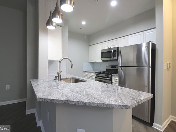 3rd image of 12913 Alton Sq APT 410