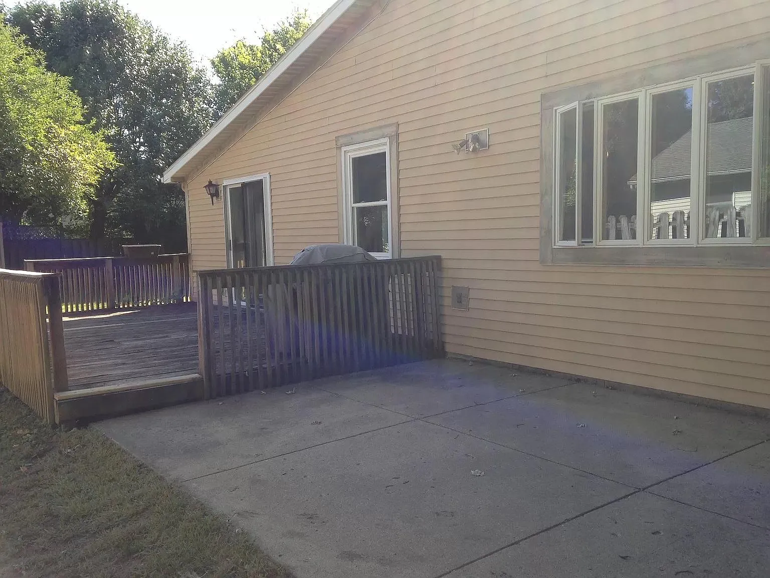 625 Kent Ave — Photo 3