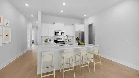 211 Citrus Dr — Photo 2