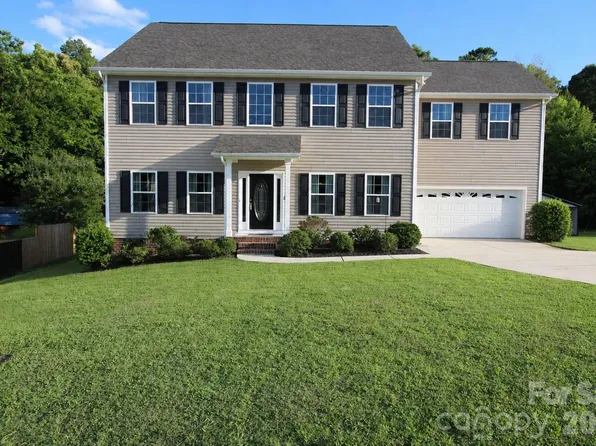 1034 Arrowhead Dr SE, Concord, NC 28025