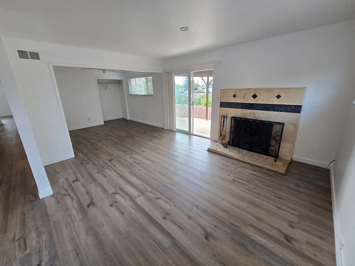 Clairemont 3-Bedroom, 2-Bath--Canyon lot — Photo 3