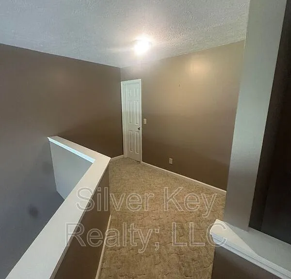 136 S Matlock Ave — Photo 13