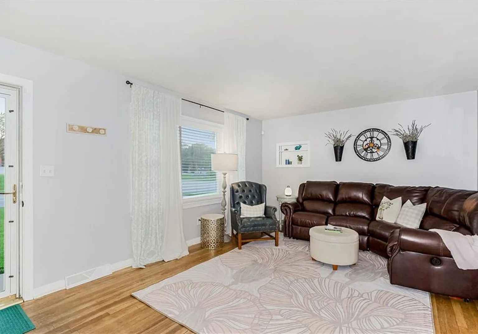 Coming Soon - Adorable Home In Lenexa — Photo 4