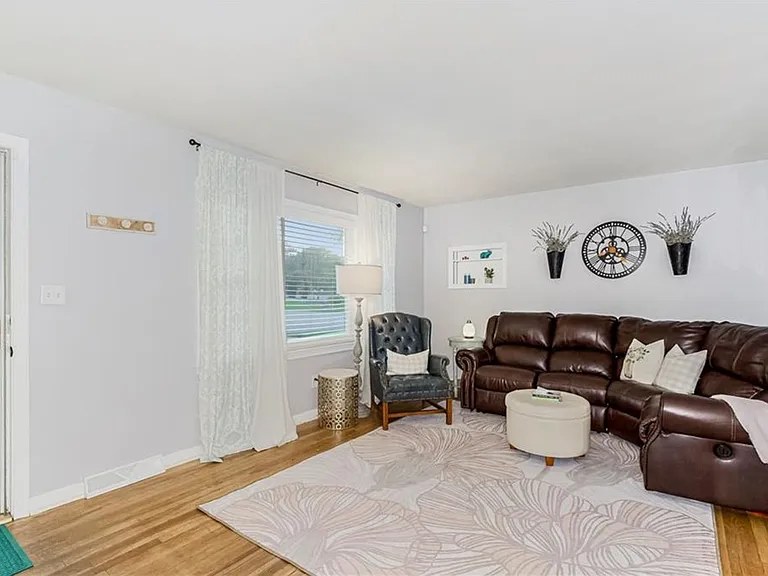 9621 Pflumm Rd — Photo 4