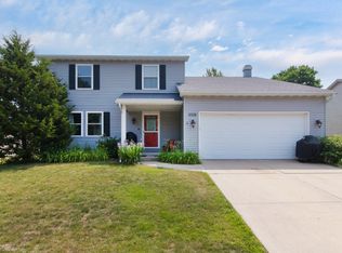 2008 Single Tree Ln, Bloomington, IL 61704