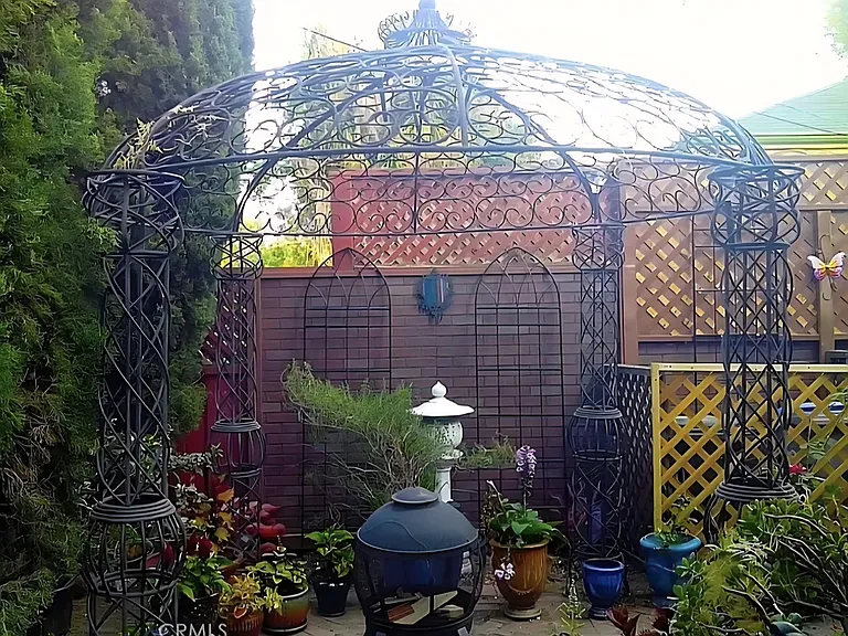 677A Cottage A Elm St #1 — Photo 5
