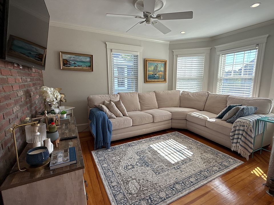 1st image of 27 Walnut St #2
