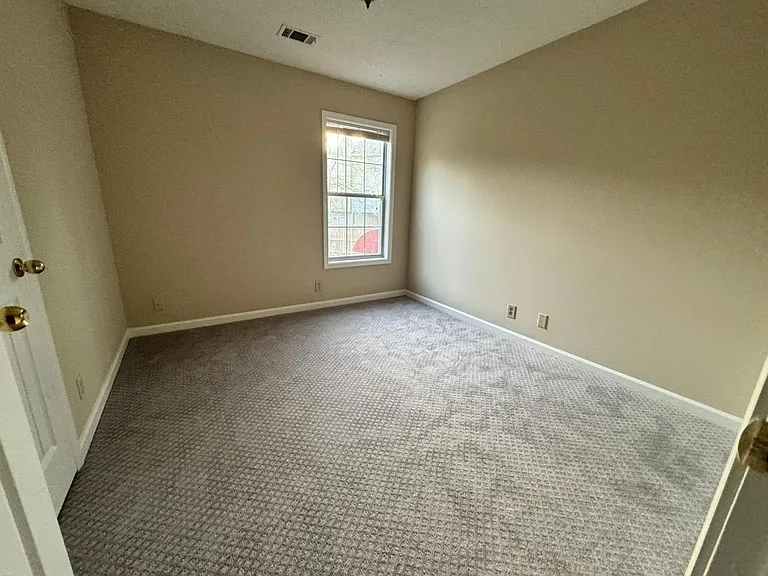 215 Lisbet Ct — Photo 17
