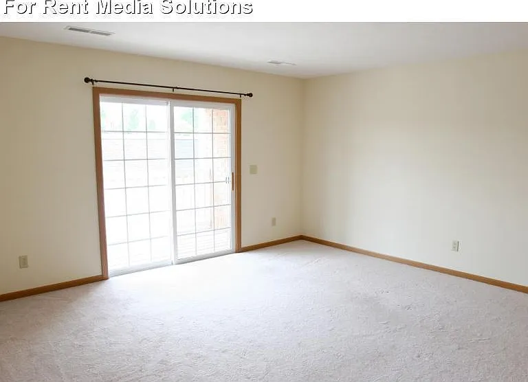 2927 Alexandria Blvd SE — Photo 4