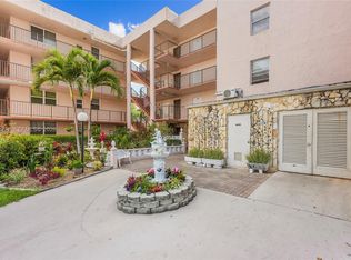 Somerset No Six Condo, Lauderdale Lakes, FL 33311