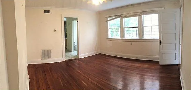 2229 Joseph St — Photo 2