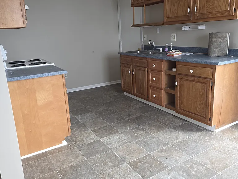 2622 Maple St — Photo 4