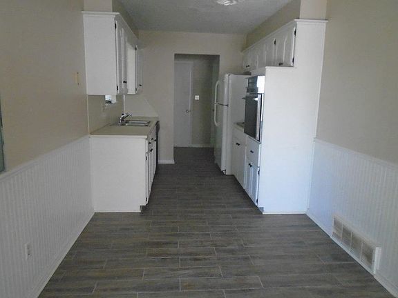 4th image of 5614 NW Briarwood Dr