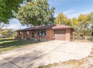 1008 3rd St, Camden Point, MO 64018