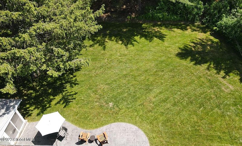 3rd image of 1048 Merlin Dr
