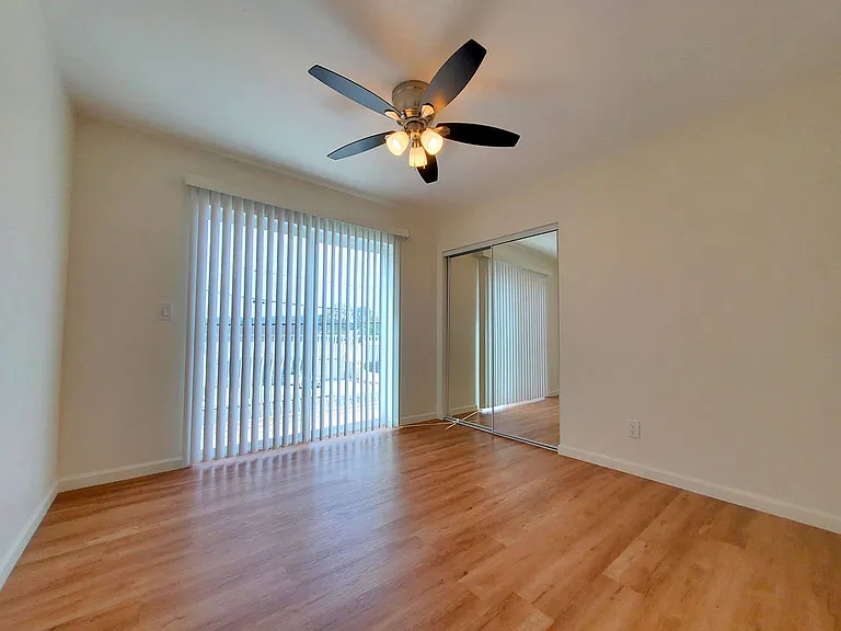 12550 Laurel St — Photo 35