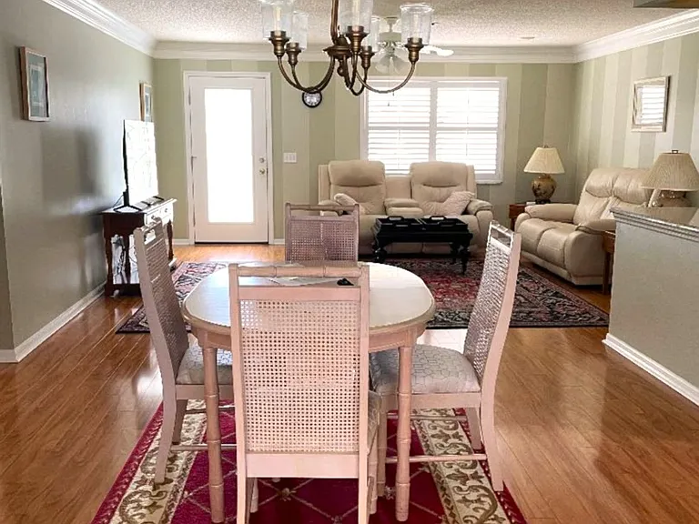 1212 Palmetto Dr — Photo 5
