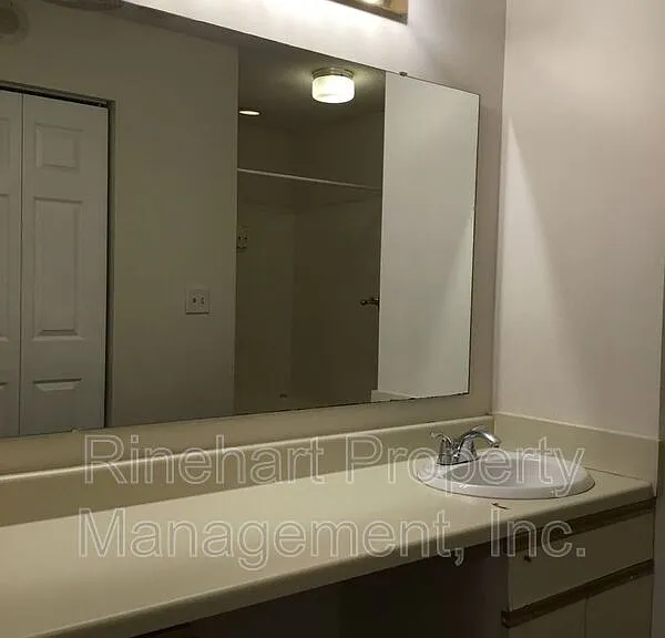 1573 Hunt Club Ct — Photo 10
