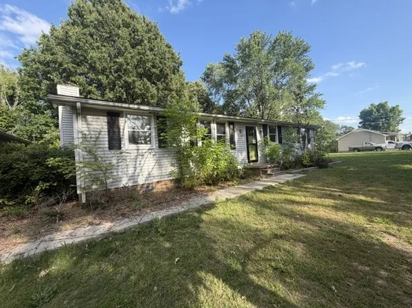 11170 Challenge Dr, Bon Aqua, TN 37025