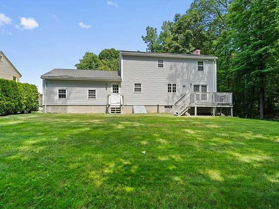 2nd image of 76 Brookhaven Rd