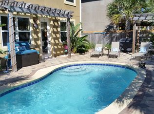 377 Anolani St, Honolulu, HI 96821