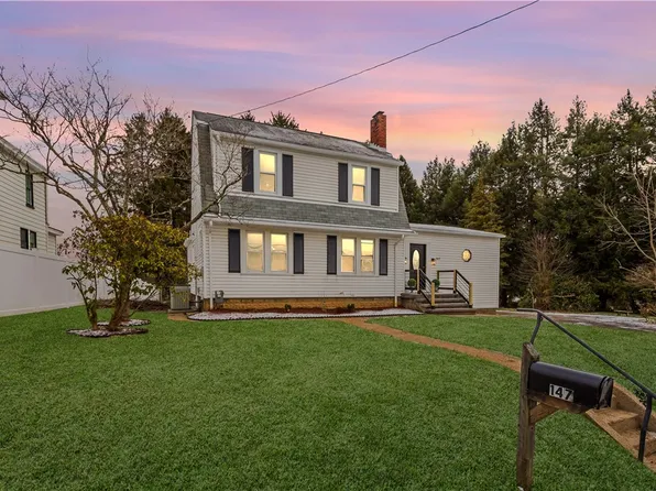 147 Carmichaels St, Rices Landing, PA 15357