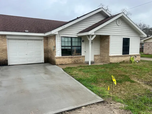 3907 Cinnamon Cove Dr, Dickinson, TX 77539
