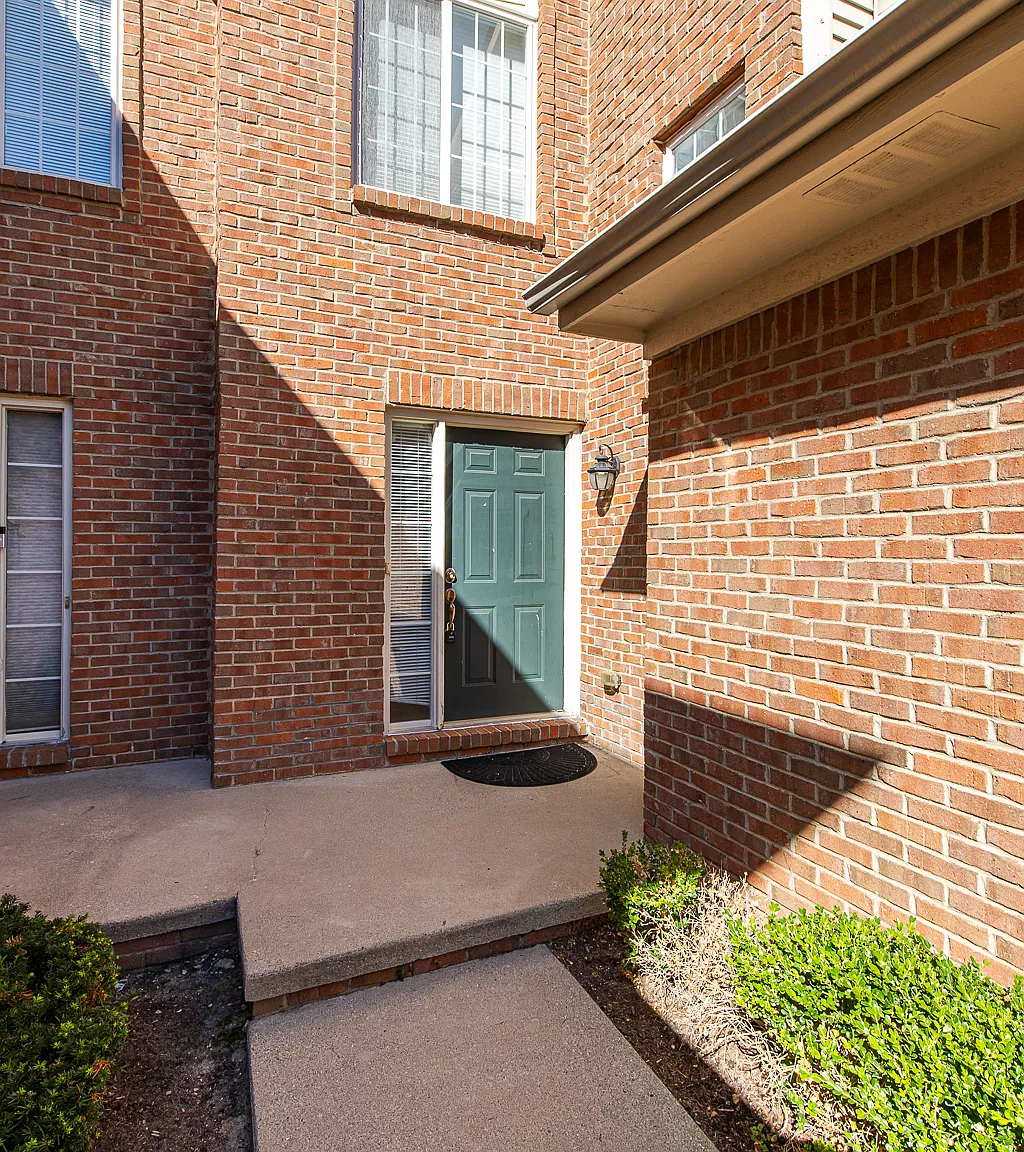 3 bed, 1615 sqft, $2,900 — Photo 2