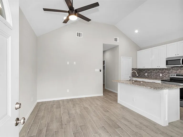 16706 E Hammon — Photo 3