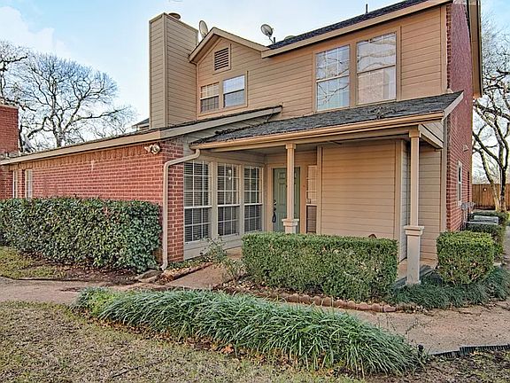 2nd image of 1444 Meadowood Village Dr